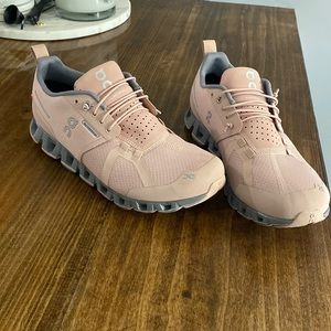 On Cloud waterproof shoes